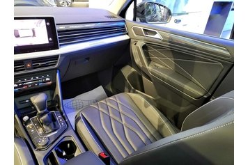 TIGUAN Long330 Черный Deep перламутр 2023
