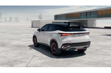 C5 Lifestyle Белый с черной крышей 2024