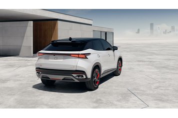 C5 Lifestyle Белый с черной крышей 2024