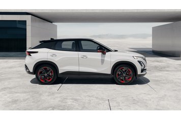 C5 Lifestyle Белый с черной крышей 2024