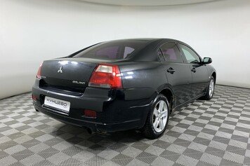 MITSUBISHI Galant