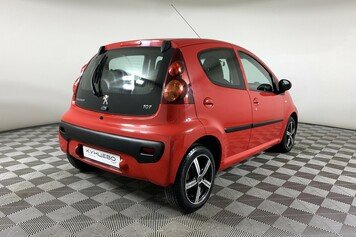 PEUGEOT 107