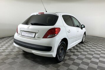 PEUGEOT 207